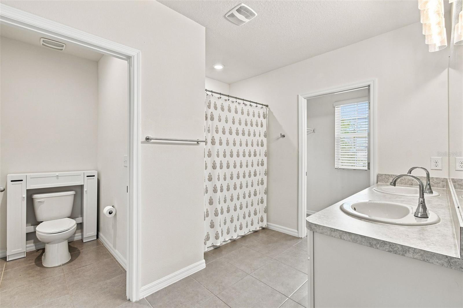 11833 MYRTLE ROCK DR