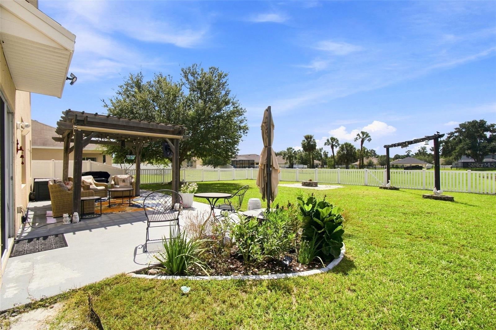 11833 MYRTLE ROCK DR