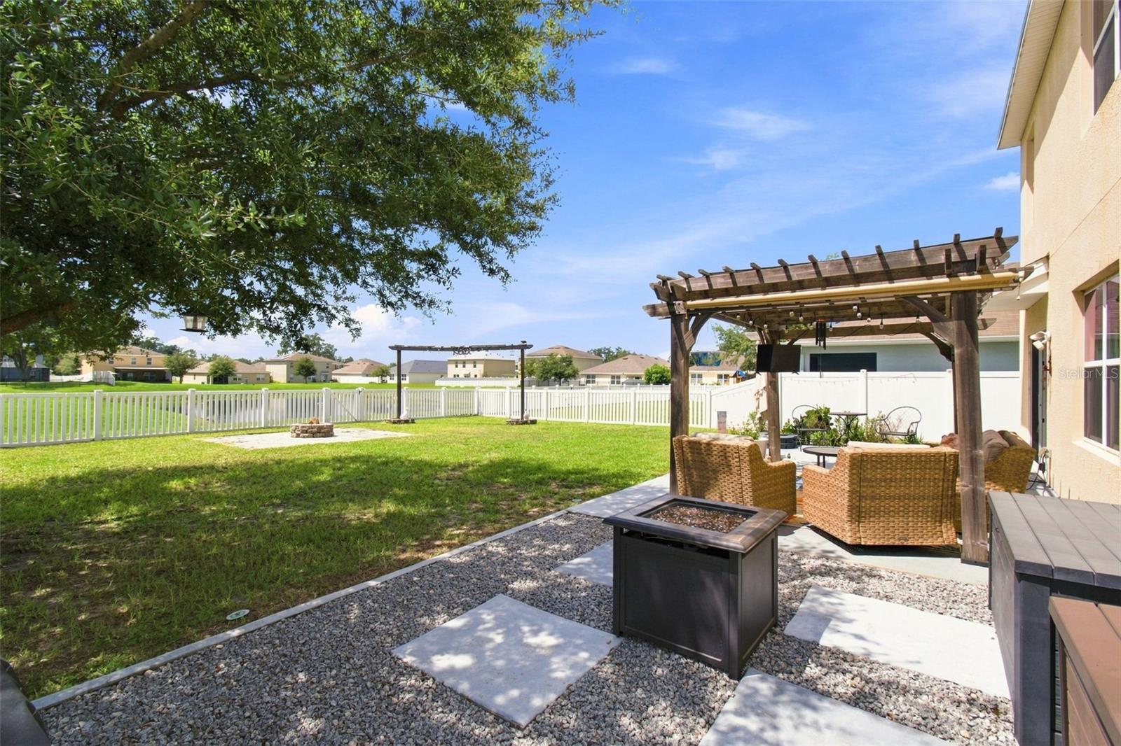 11833 MYRTLE ROCK DR