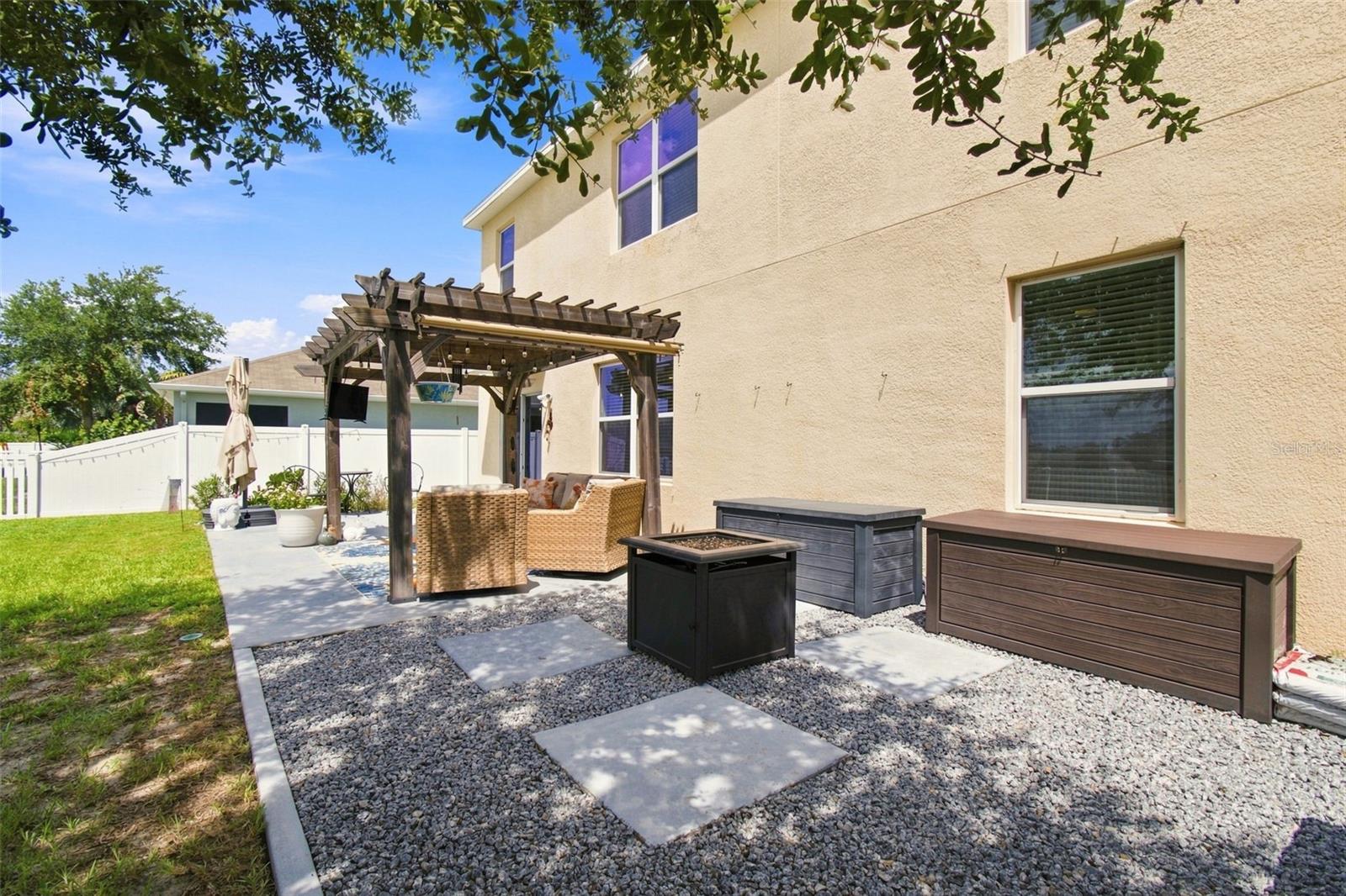 11833 MYRTLE ROCK DR