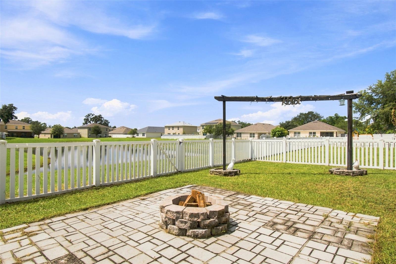 11833 MYRTLE ROCK DR