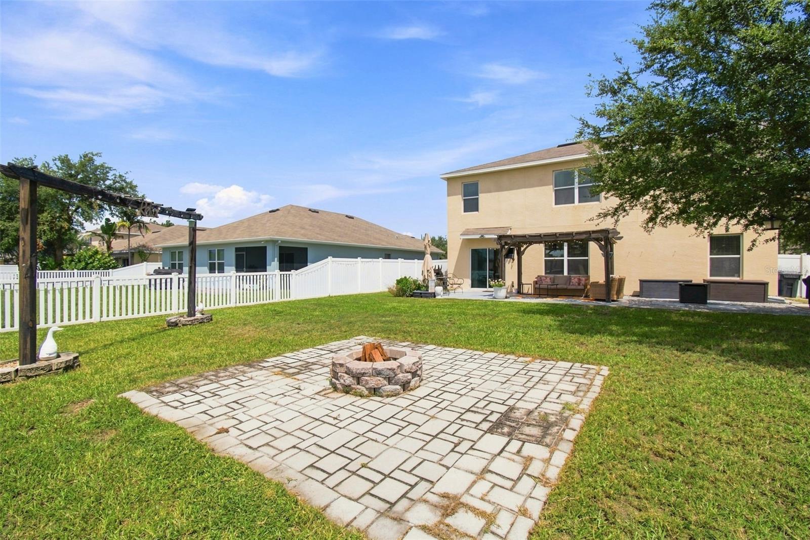 11833 MYRTLE ROCK DR