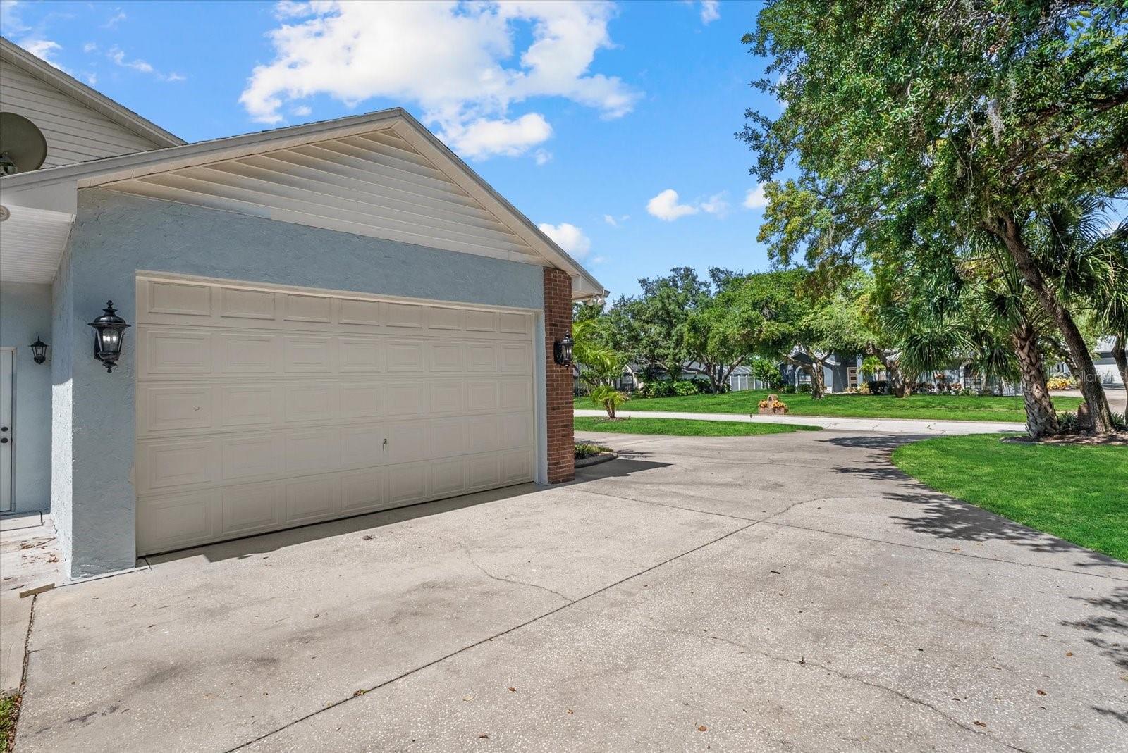 8805 CROSSWOOD CT