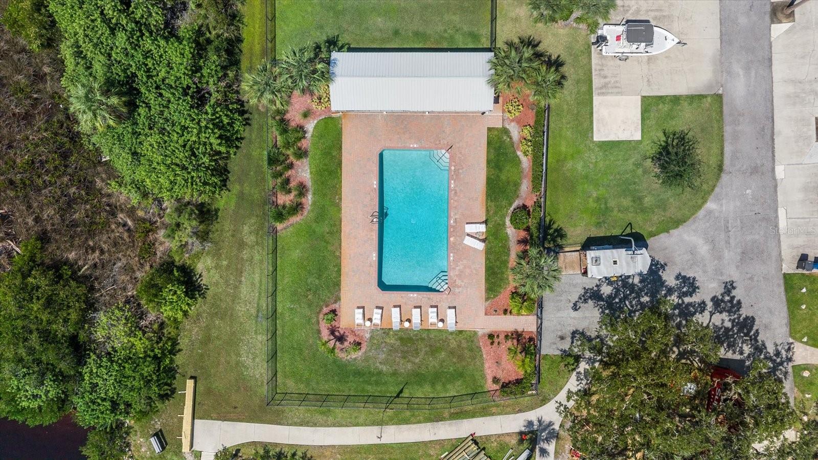 8805 CROSSWOOD CT