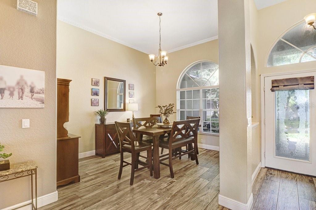 2203 VALRICO FOREST DR