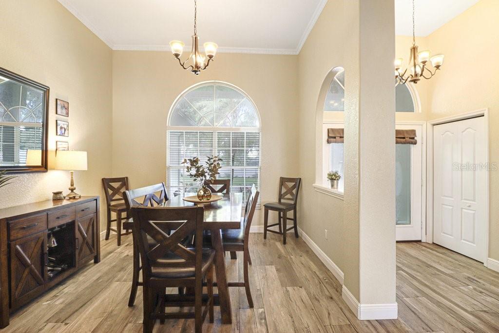2203 VALRICO FOREST DR