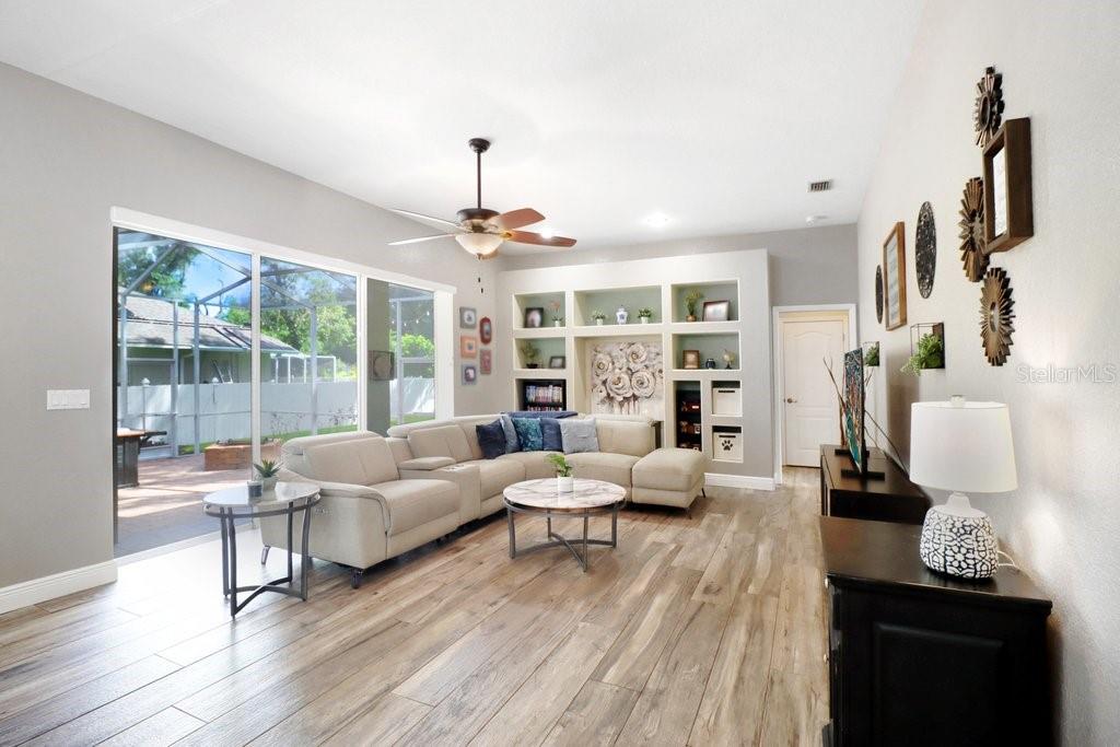 2203 VALRICO FOREST DR