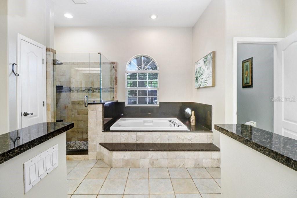 2203 VALRICO FOREST DR