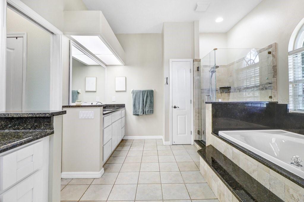 2203 VALRICO FOREST DR