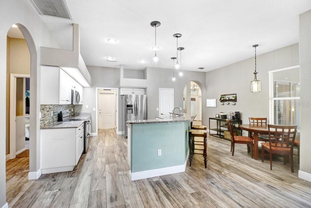 2203 VALRICO FOREST DR
