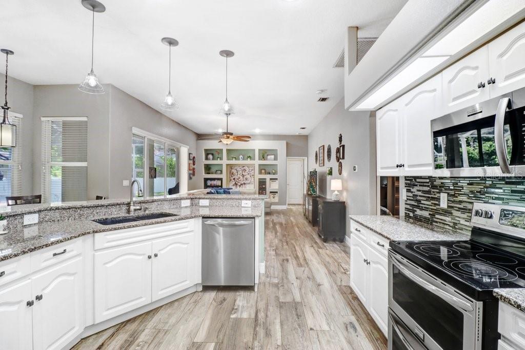 2203 VALRICO FOREST DR