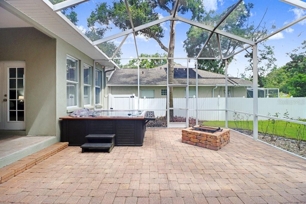 2203 VALRICO FOREST DR