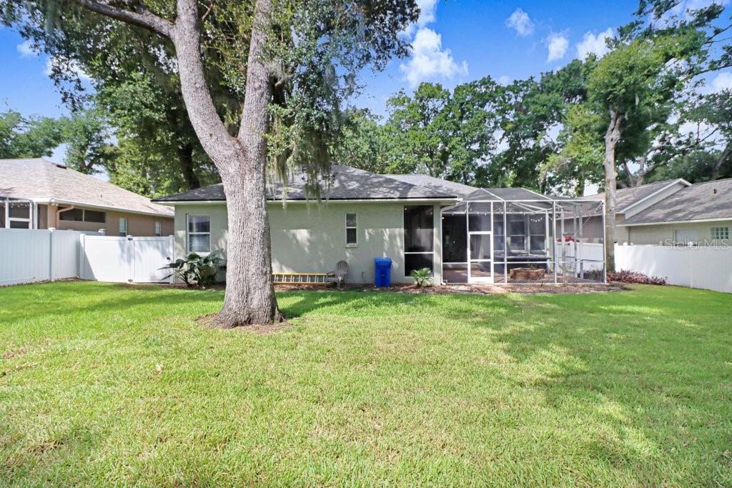 2203 VALRICO FOREST DR