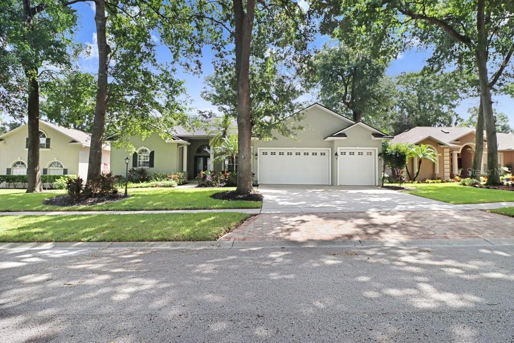 2203 VALRICO FOREST DR