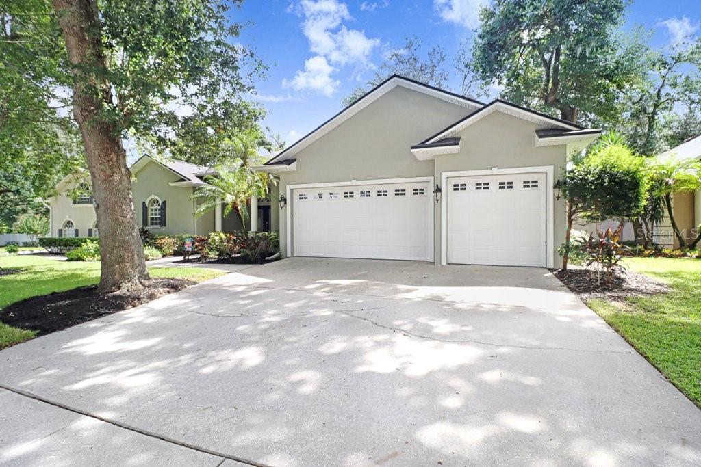 2203 VALRICO FOREST DR