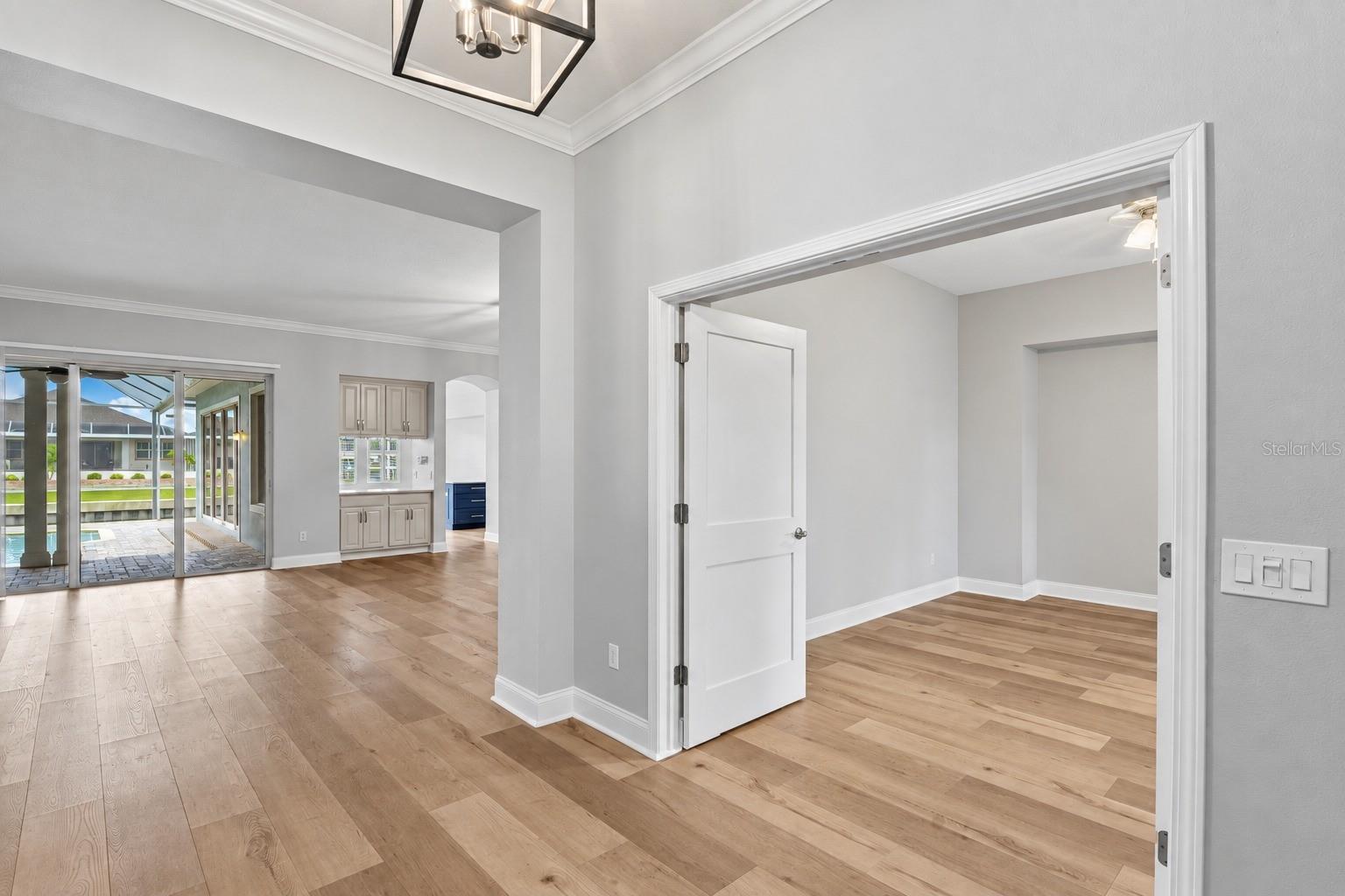 603 ISLEBAY DR