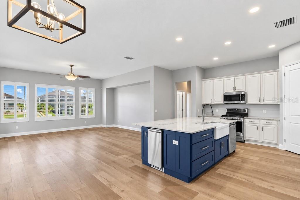 603 ISLEBAY DR