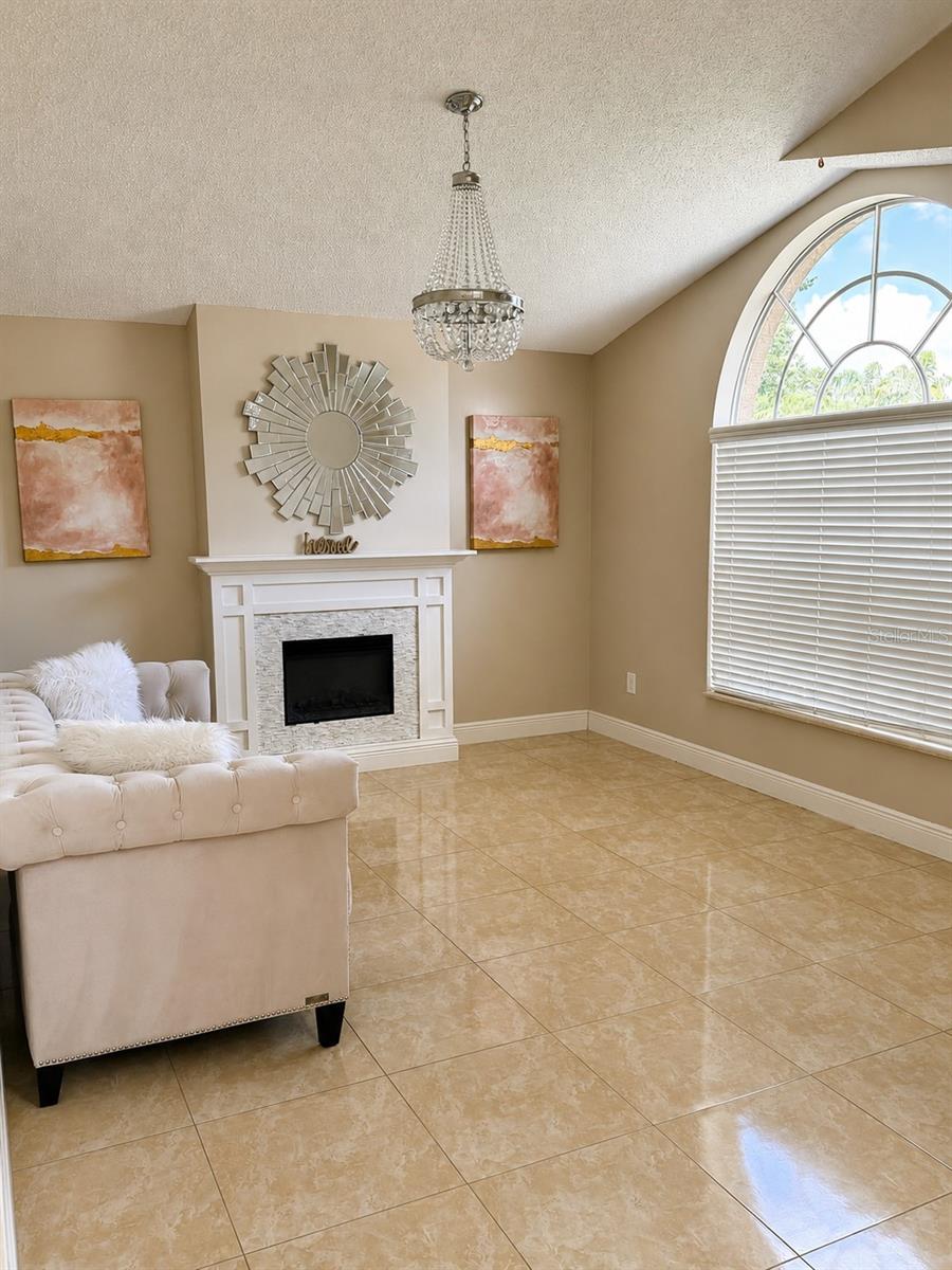 6518 APPALOOSA DR