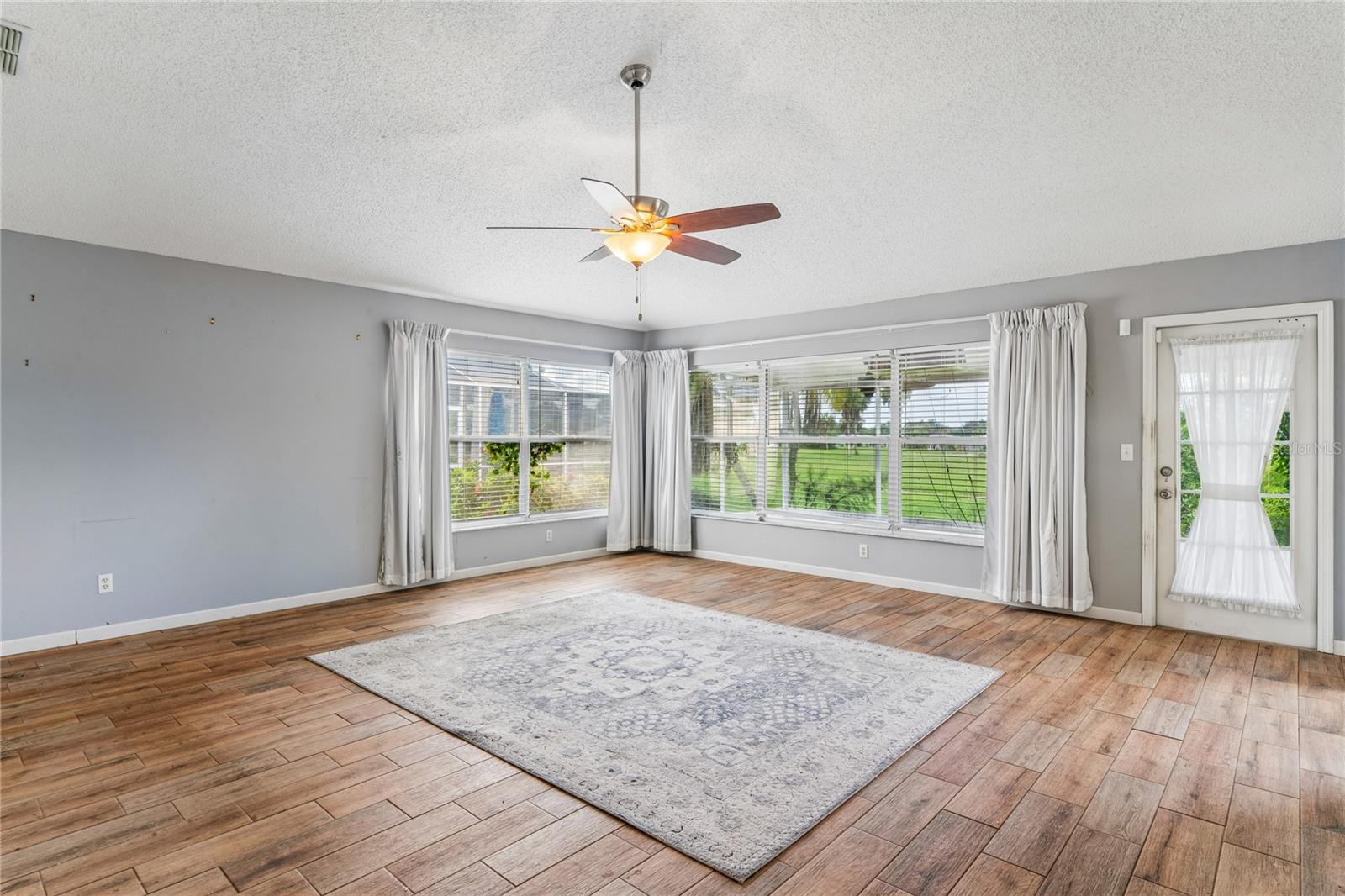 2336 E DEL WEBB BLVD