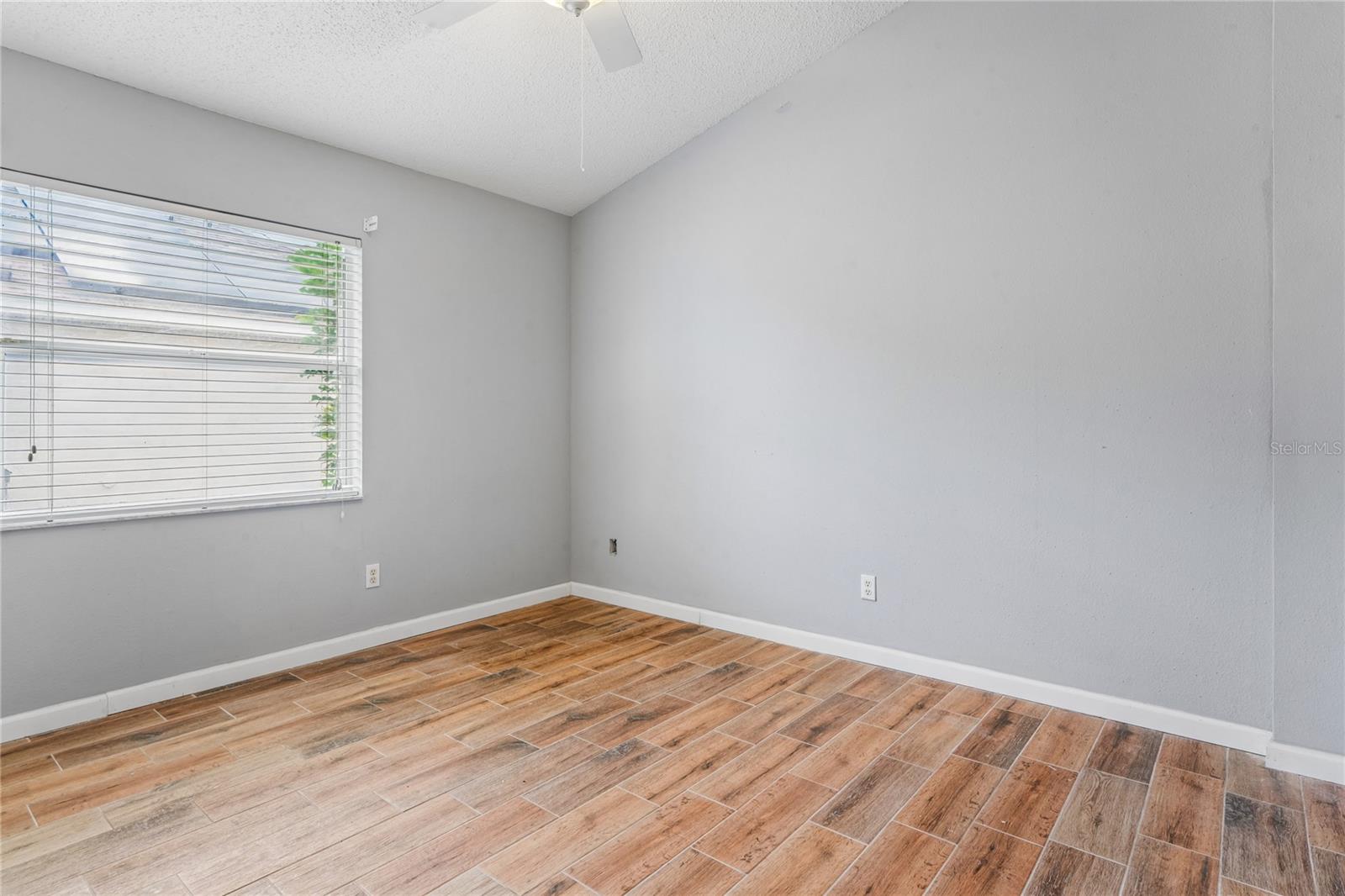 2336 E DEL WEBB BLVD