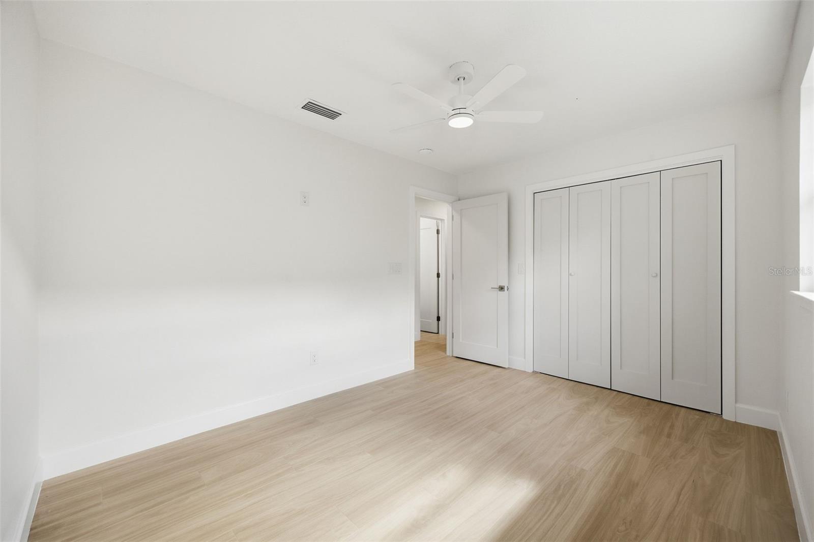 615 E DAVIS BLVD