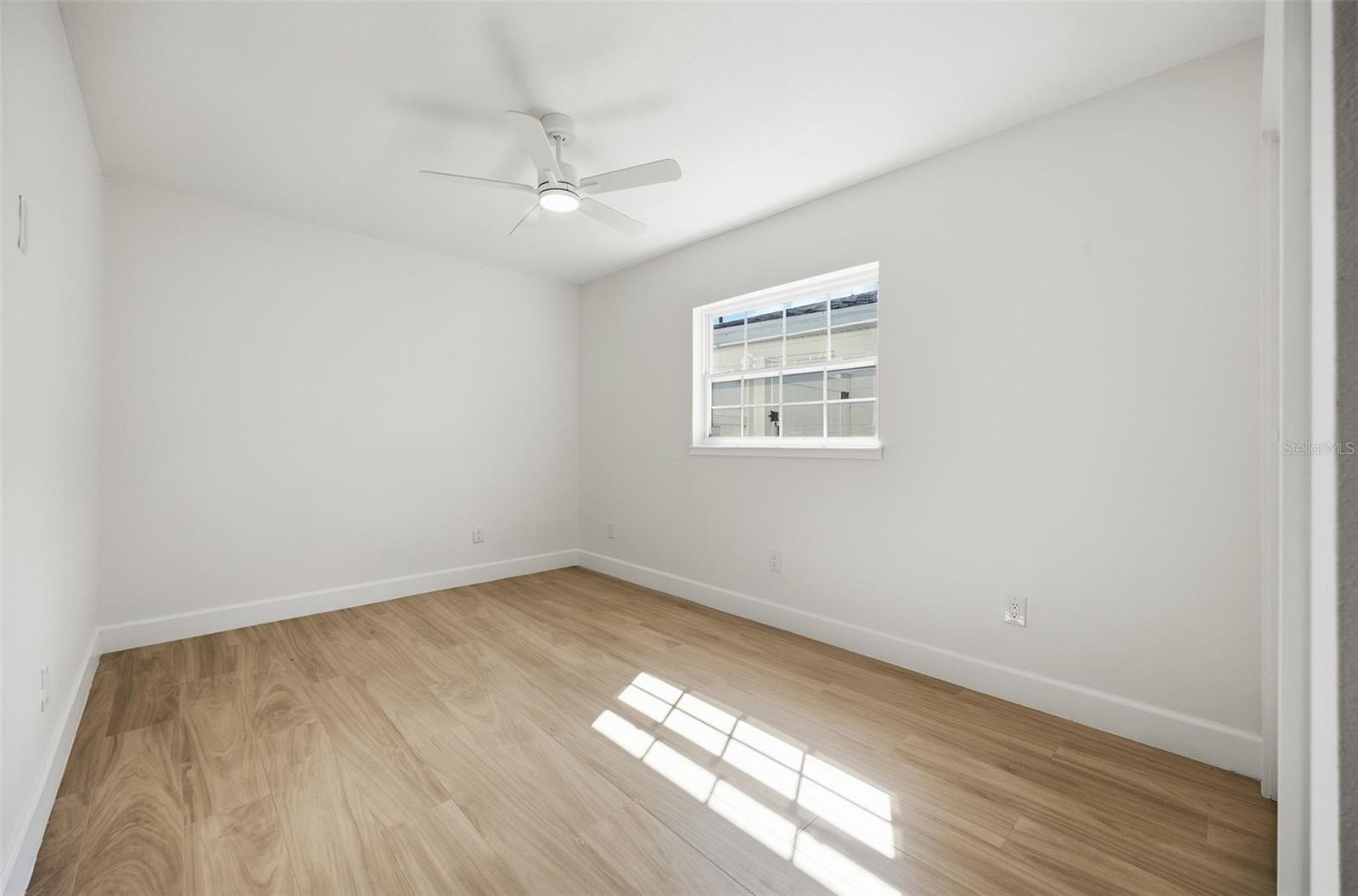 615 E DAVIS BLVD