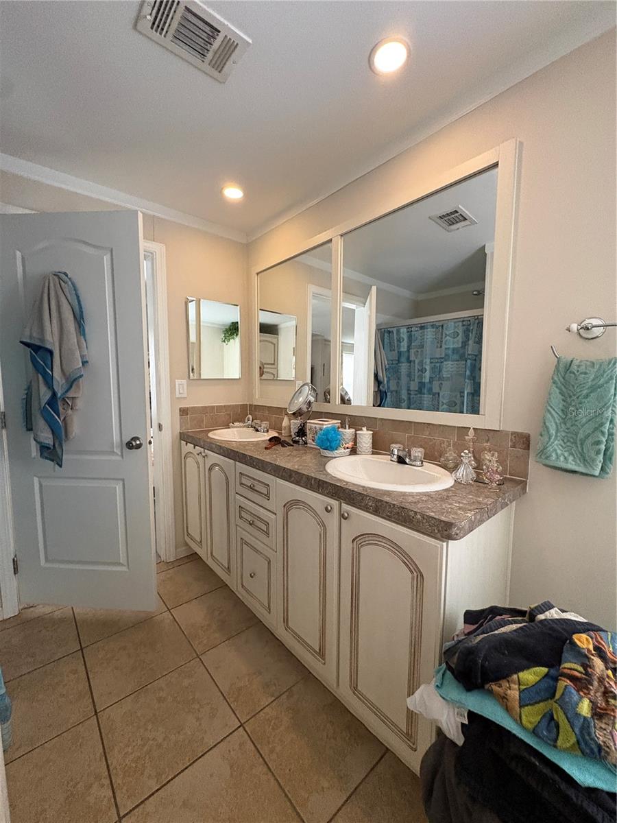 7310 RIVERVIEW DR