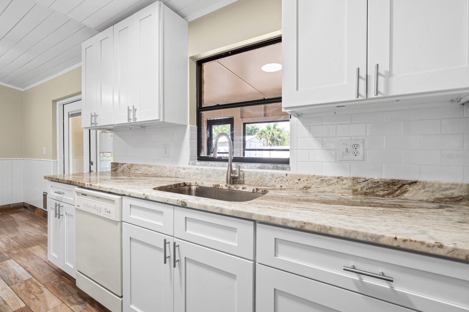 1205 MOHRLAKE DR