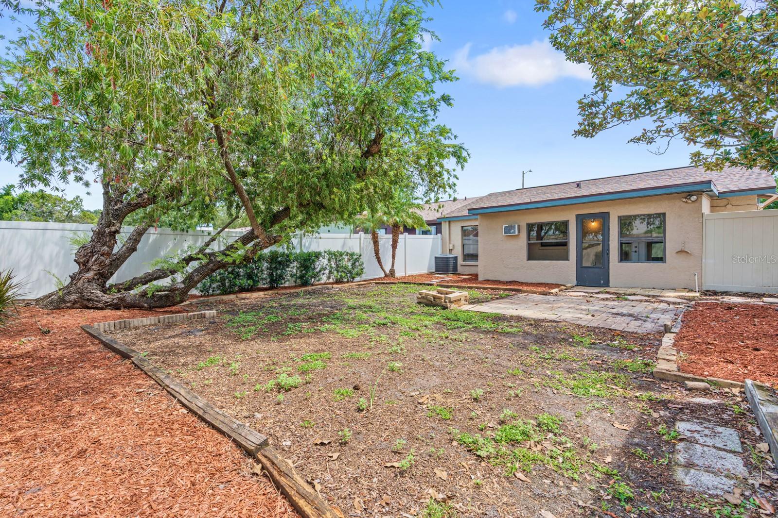 1205 MOHRLAKE DR