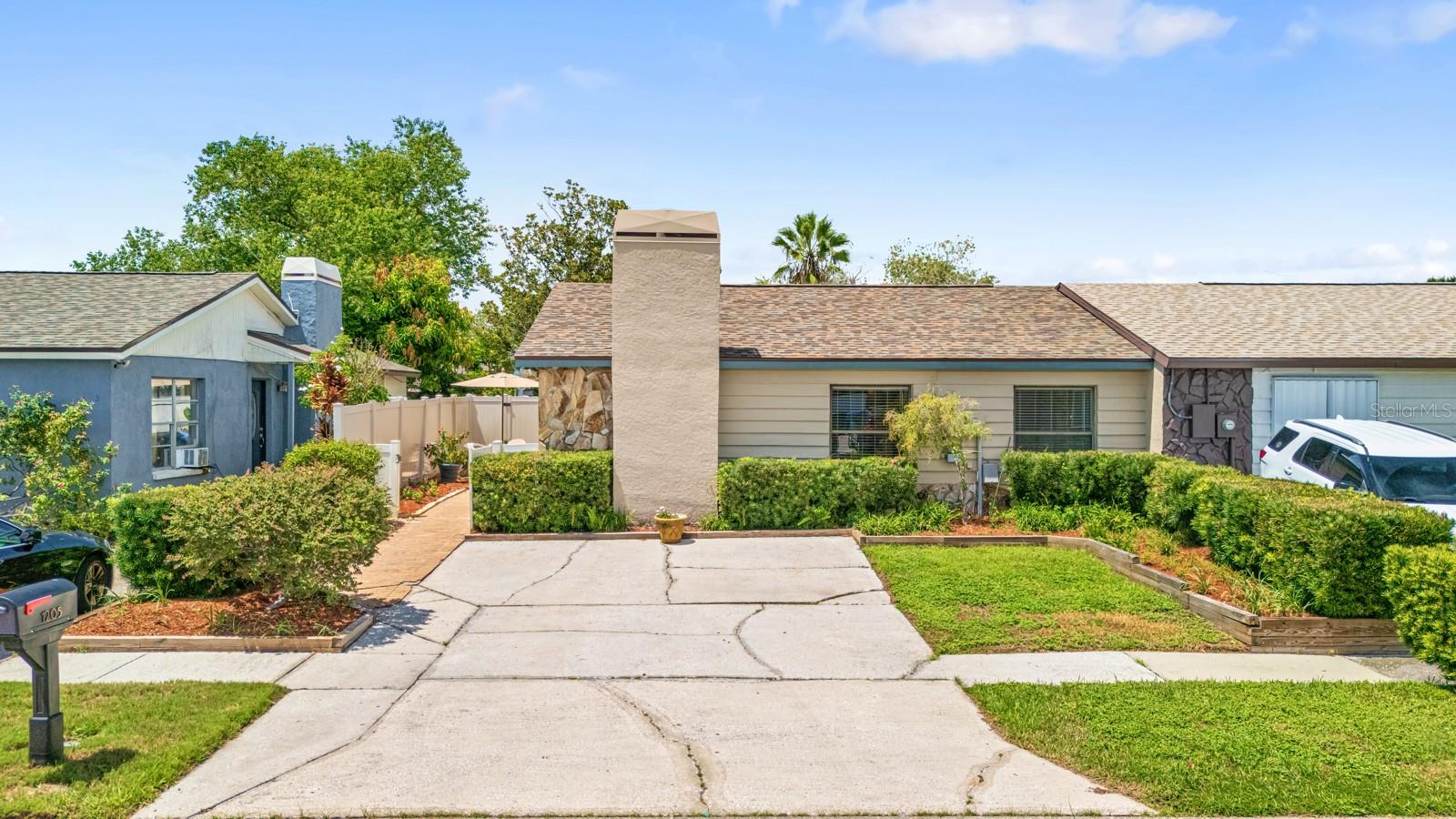 1205 MOHRLAKE DR