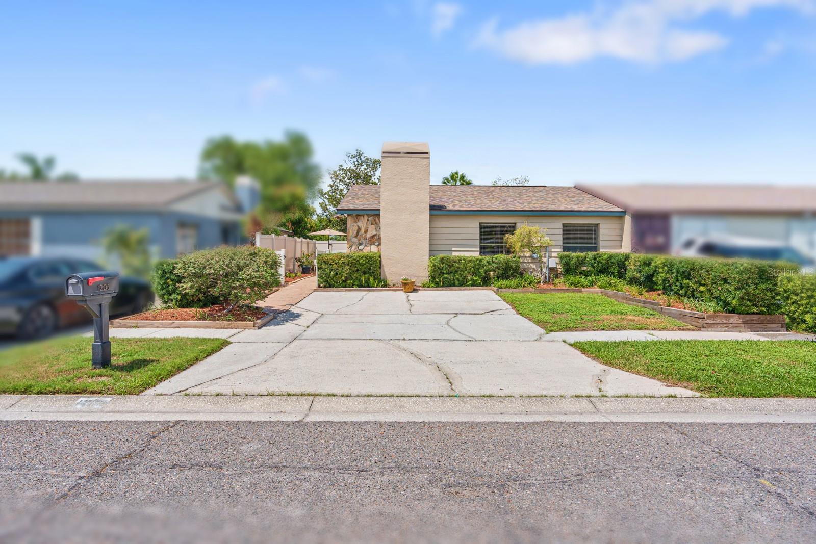 1205 MOHRLAKE DR