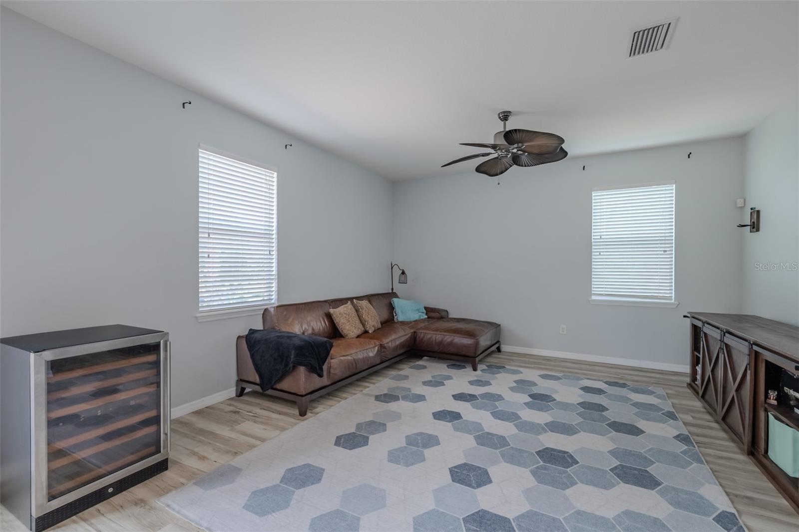 12206 FAIRLAWN