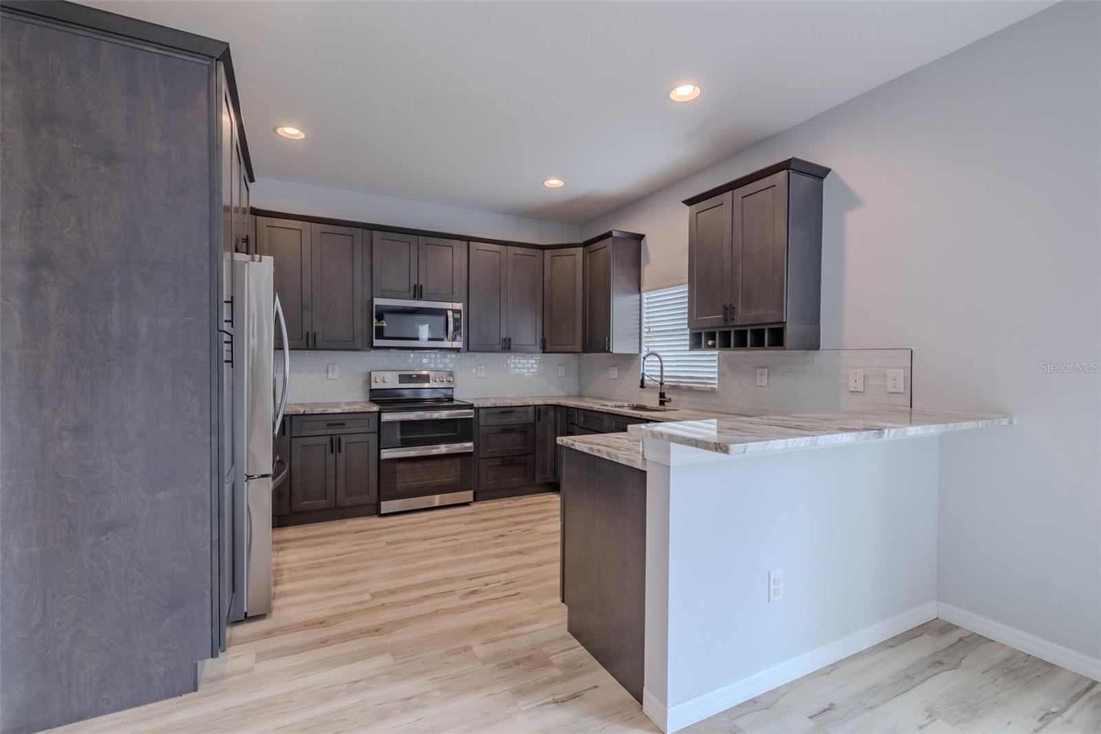 12206 FAIRLAWN
