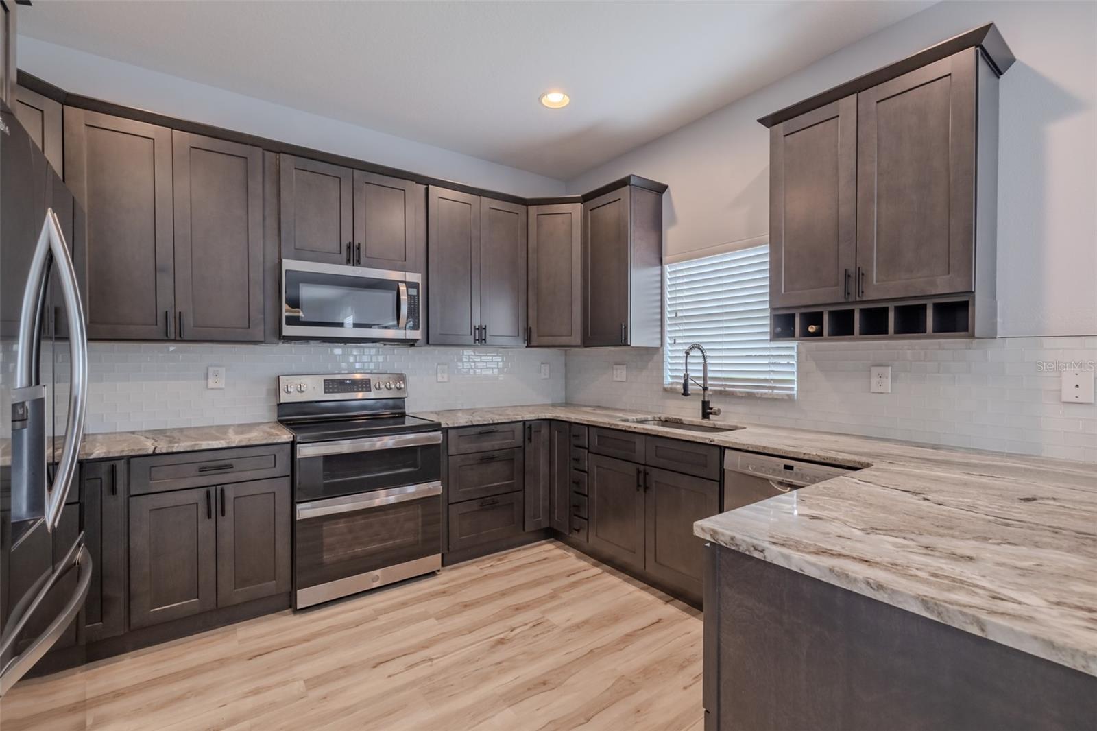 12206 FAIRLAWN