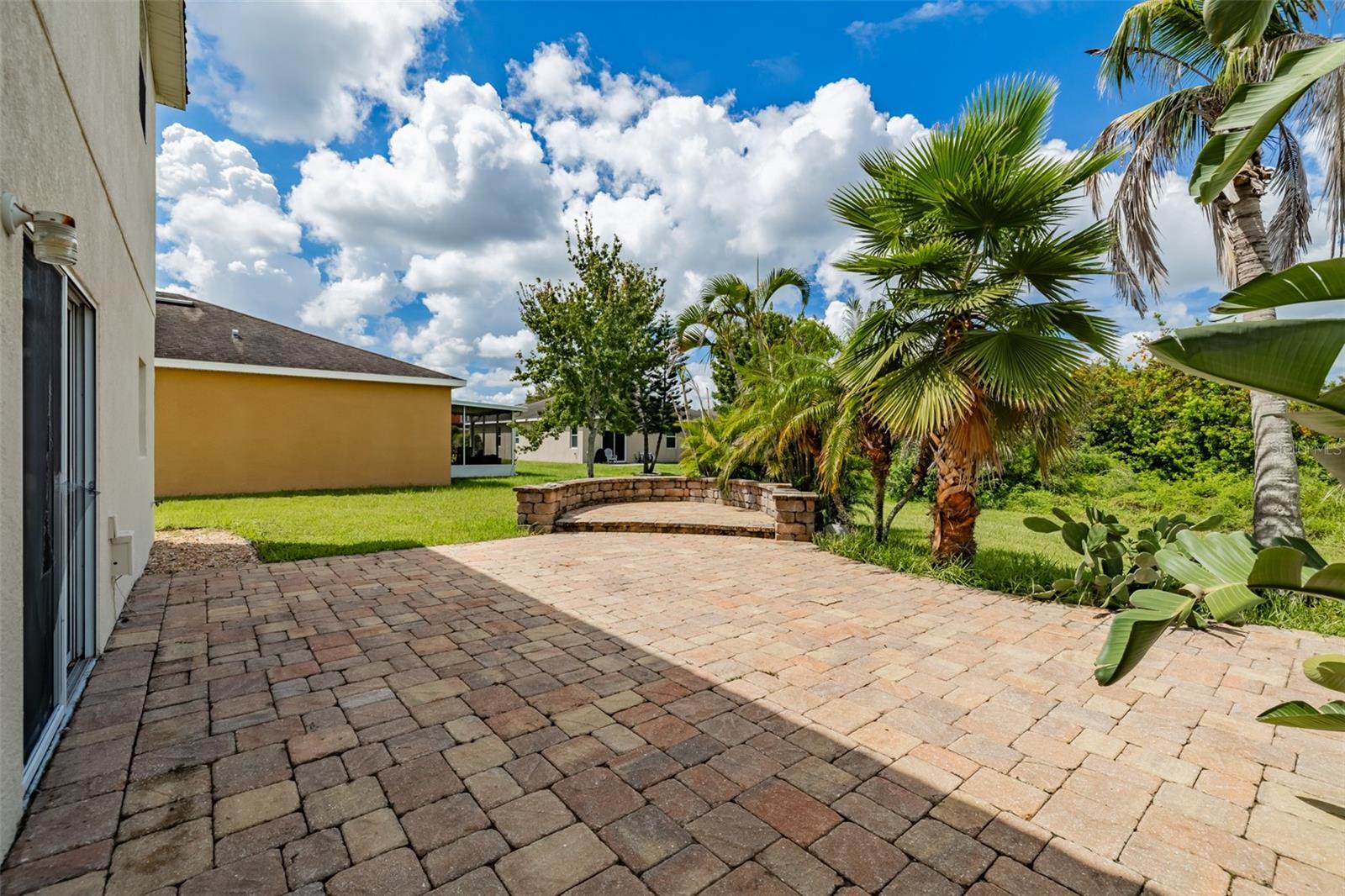12206 FAIRLAWN