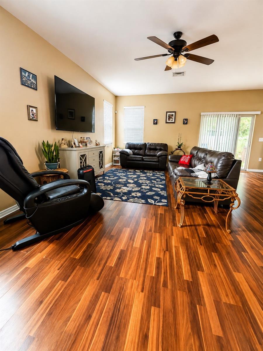 8309 TIDAL BREEZE DR