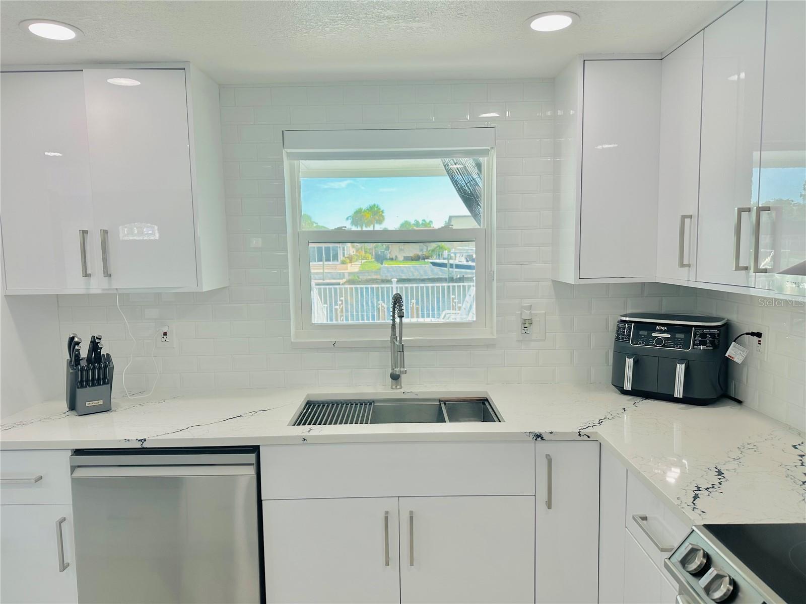 4229 FLORAMAR TER
