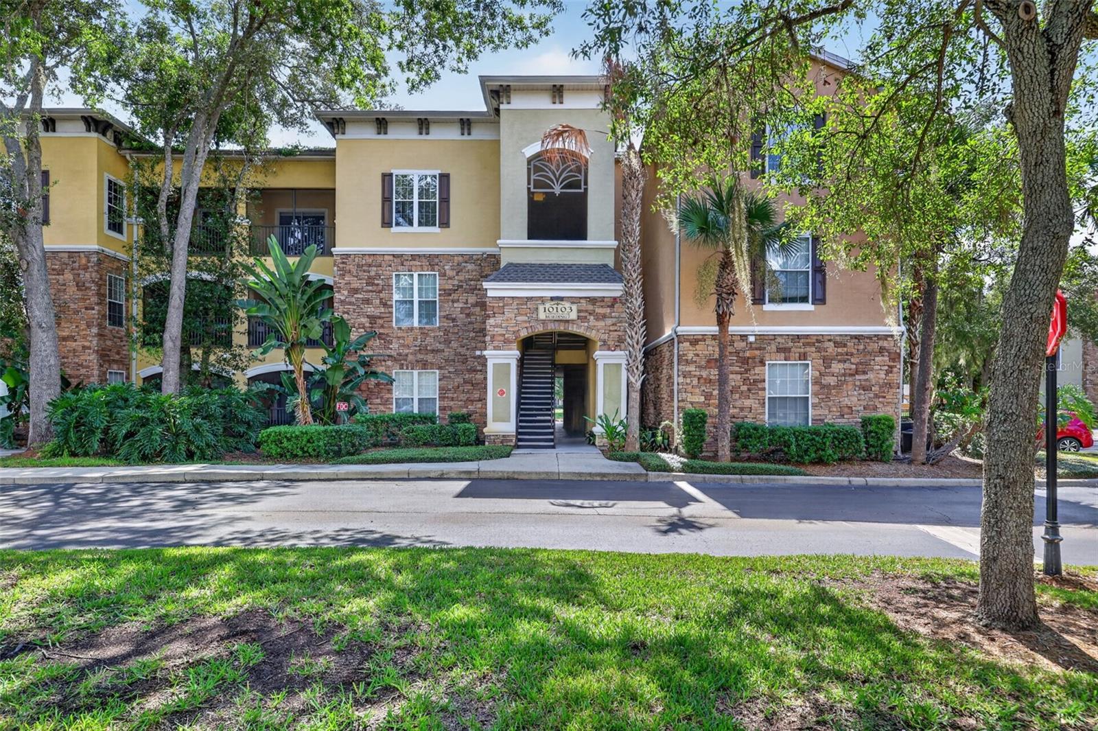 10103 COURTNEY OAKS CIR #302