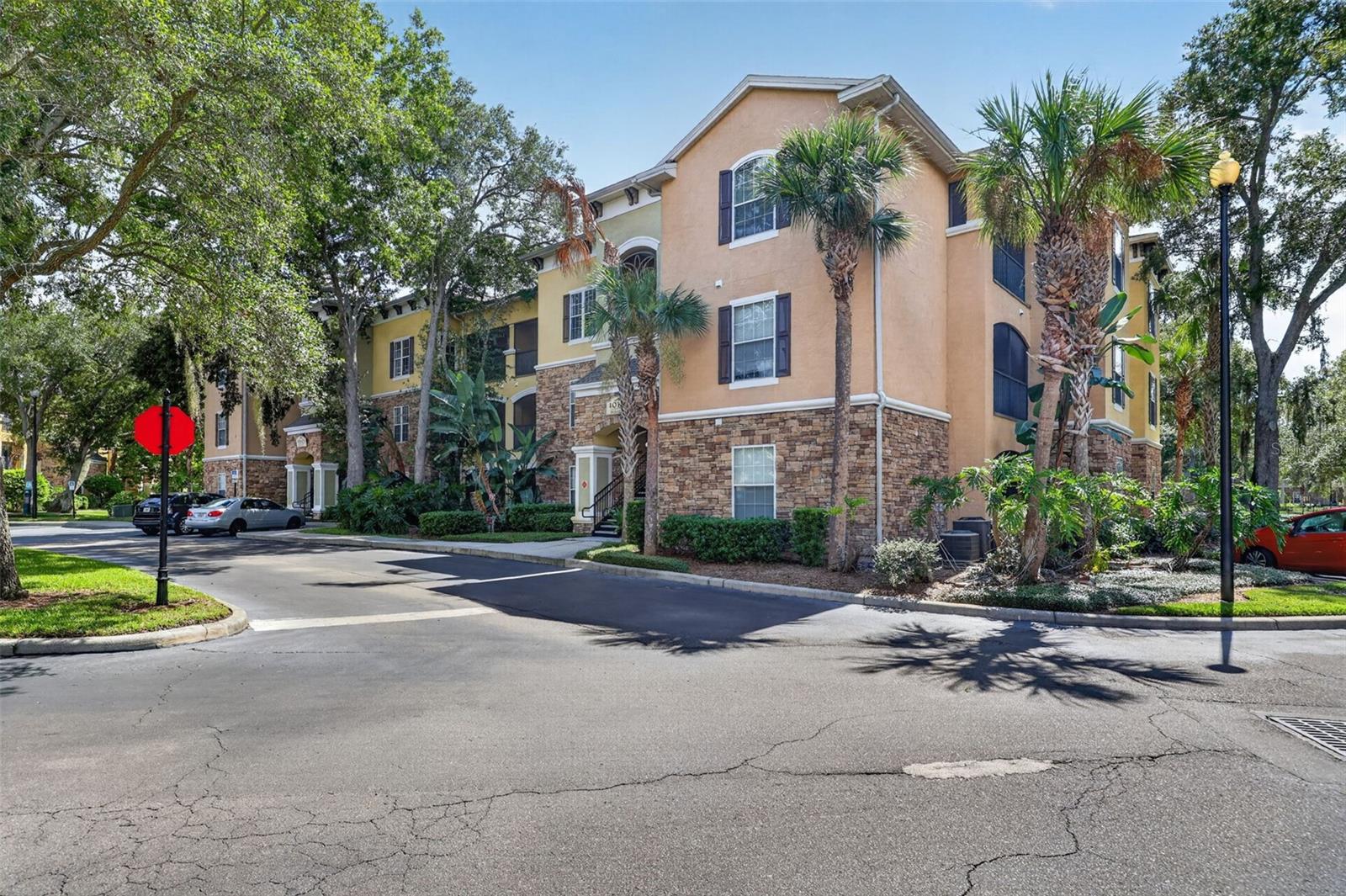 10103 COURTNEY OAKS CIR #302