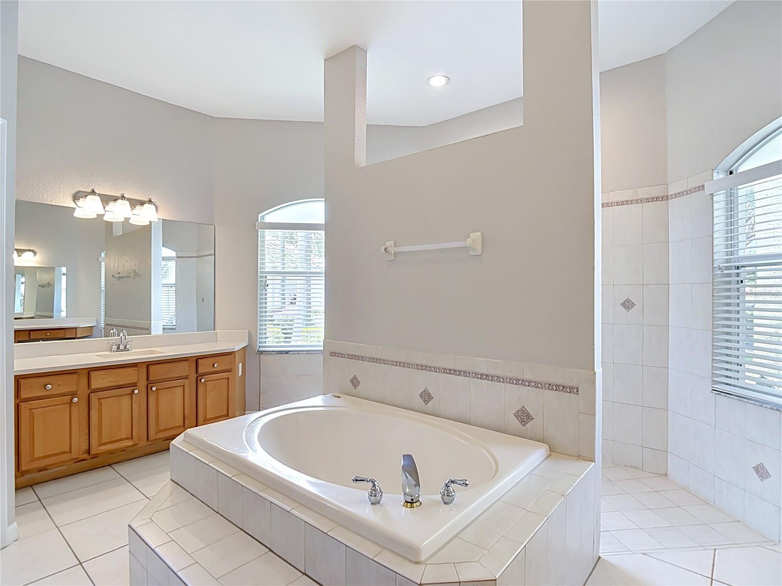 10221 GARDEN ALCOVE DR