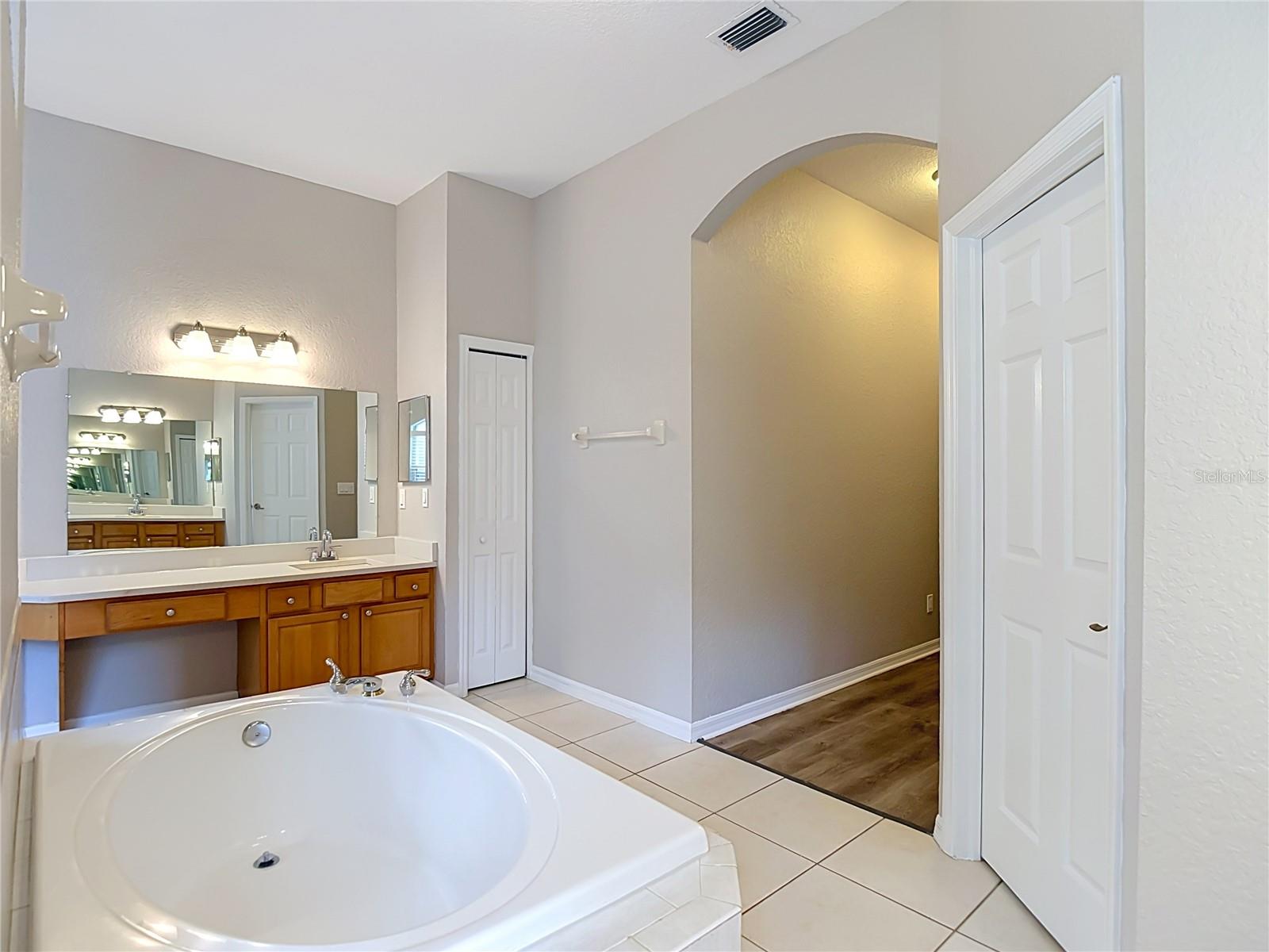 10221 GARDEN ALCOVE DR