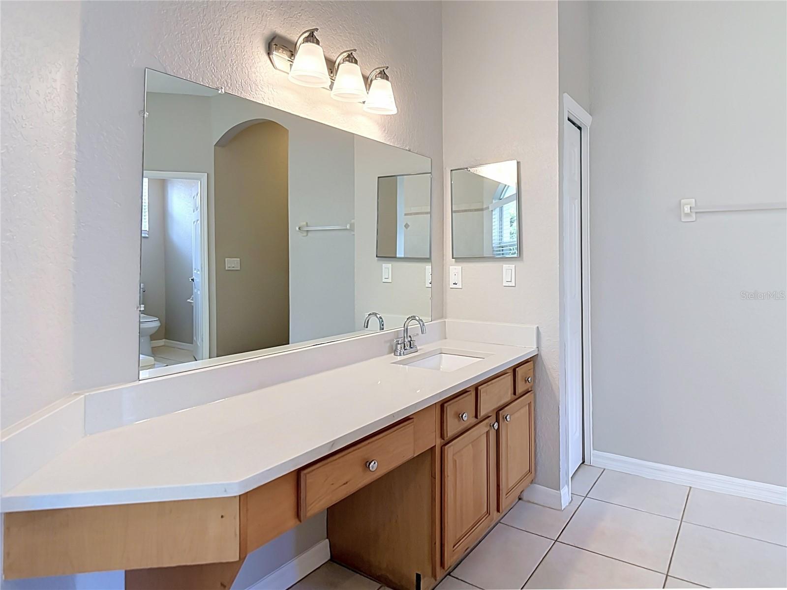 10221 GARDEN ALCOVE DR