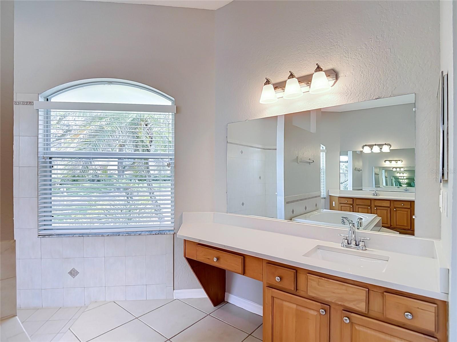 10221 GARDEN ALCOVE DR