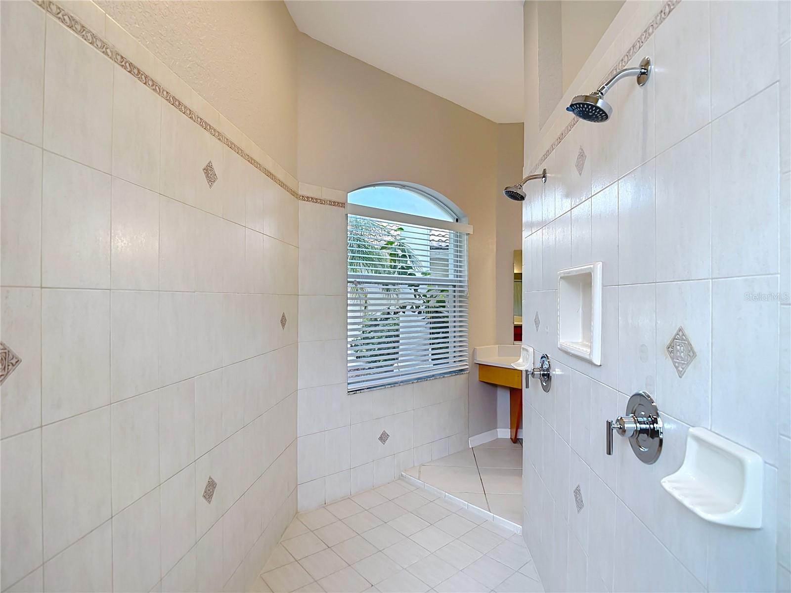 10221 GARDEN ALCOVE DR