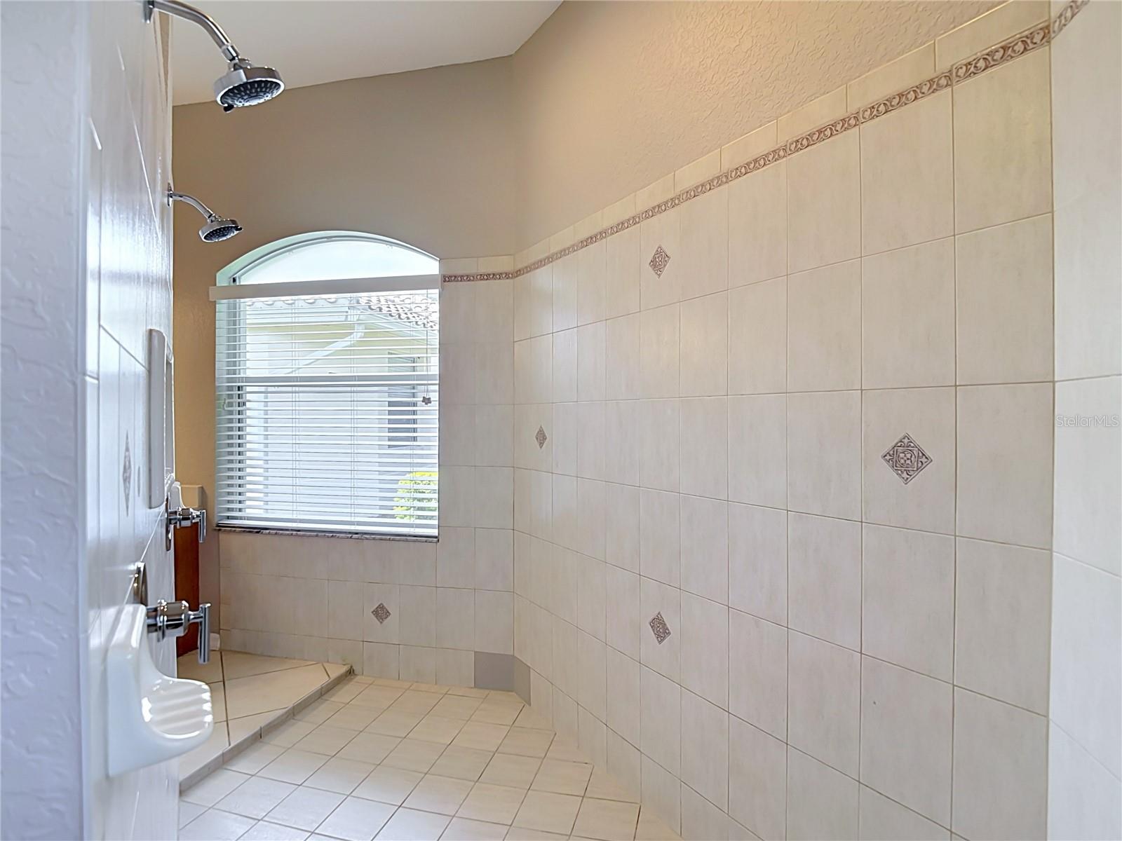 10221 GARDEN ALCOVE DR