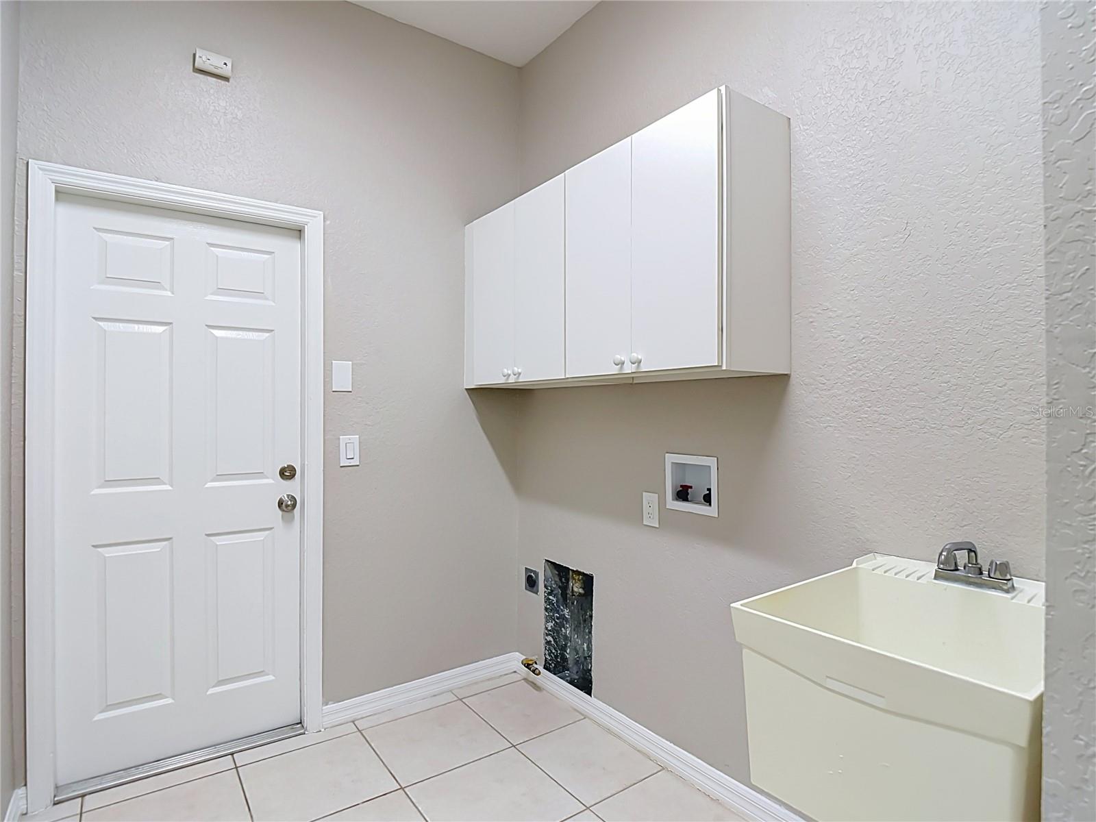 10221 GARDEN ALCOVE DR