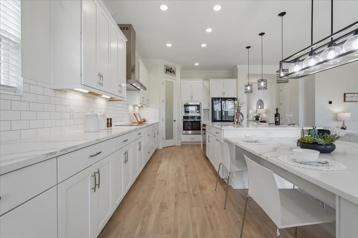 11232 RUSTIC TIMBER LOOP
