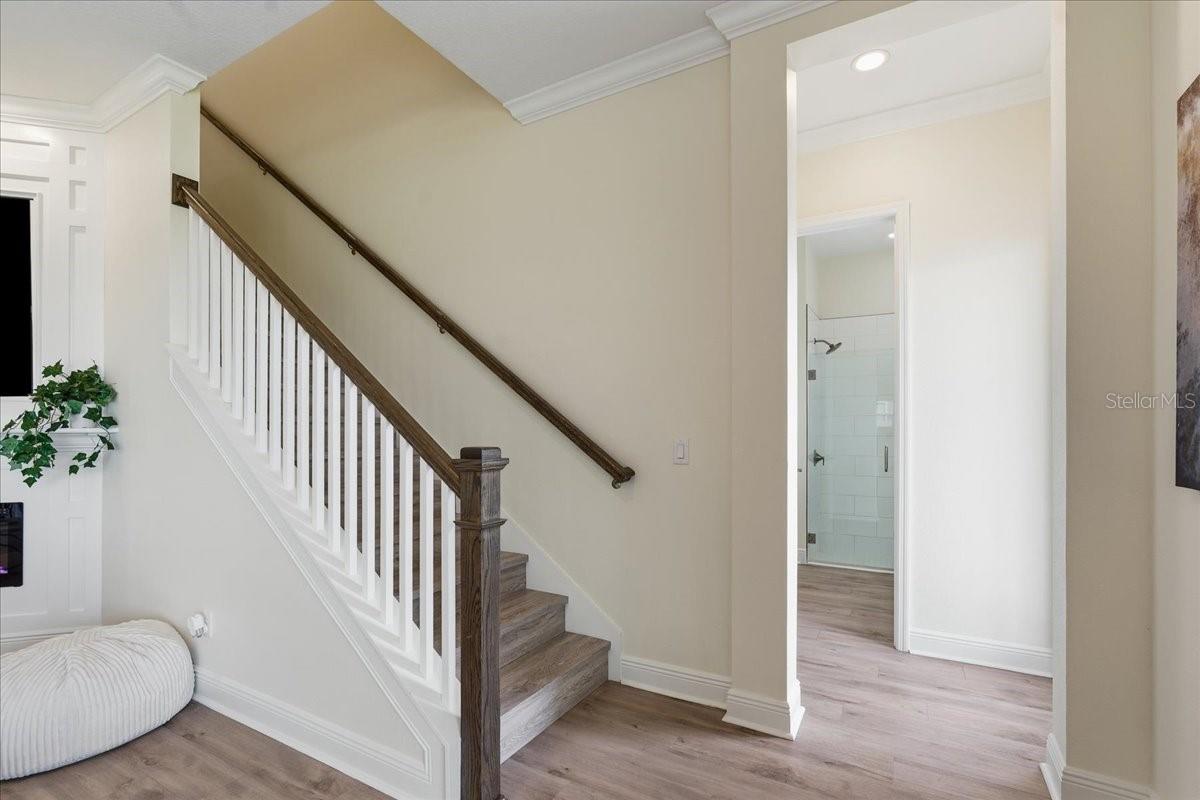 11232 RUSTIC TIMBER LOOP
