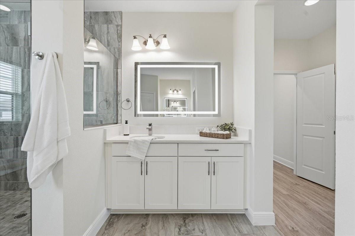 11232 RUSTIC TIMBER LOOP