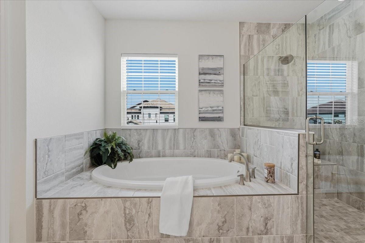 11232 RUSTIC TIMBER LOOP